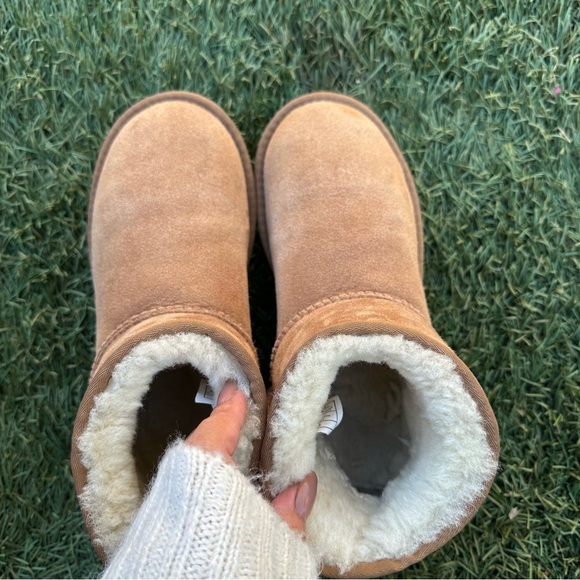 UGG Classic Mini Platform - Picture 8 of 8